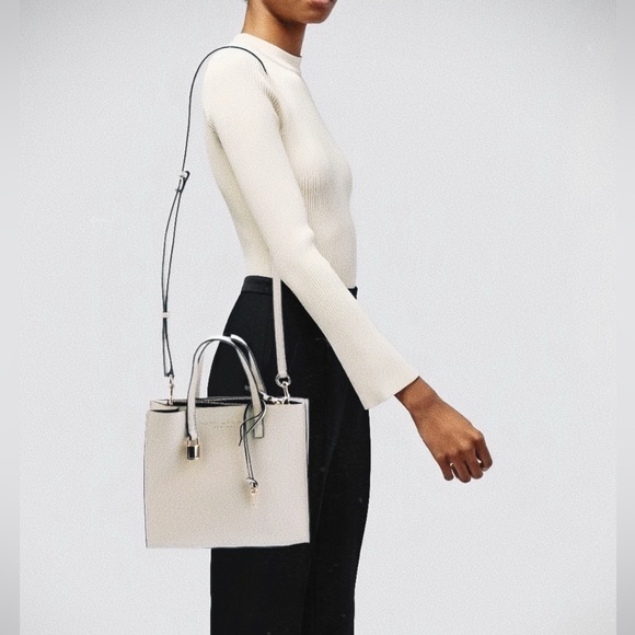 Marc Jacobs Handbags - Marc Jacobs White Tote Bag